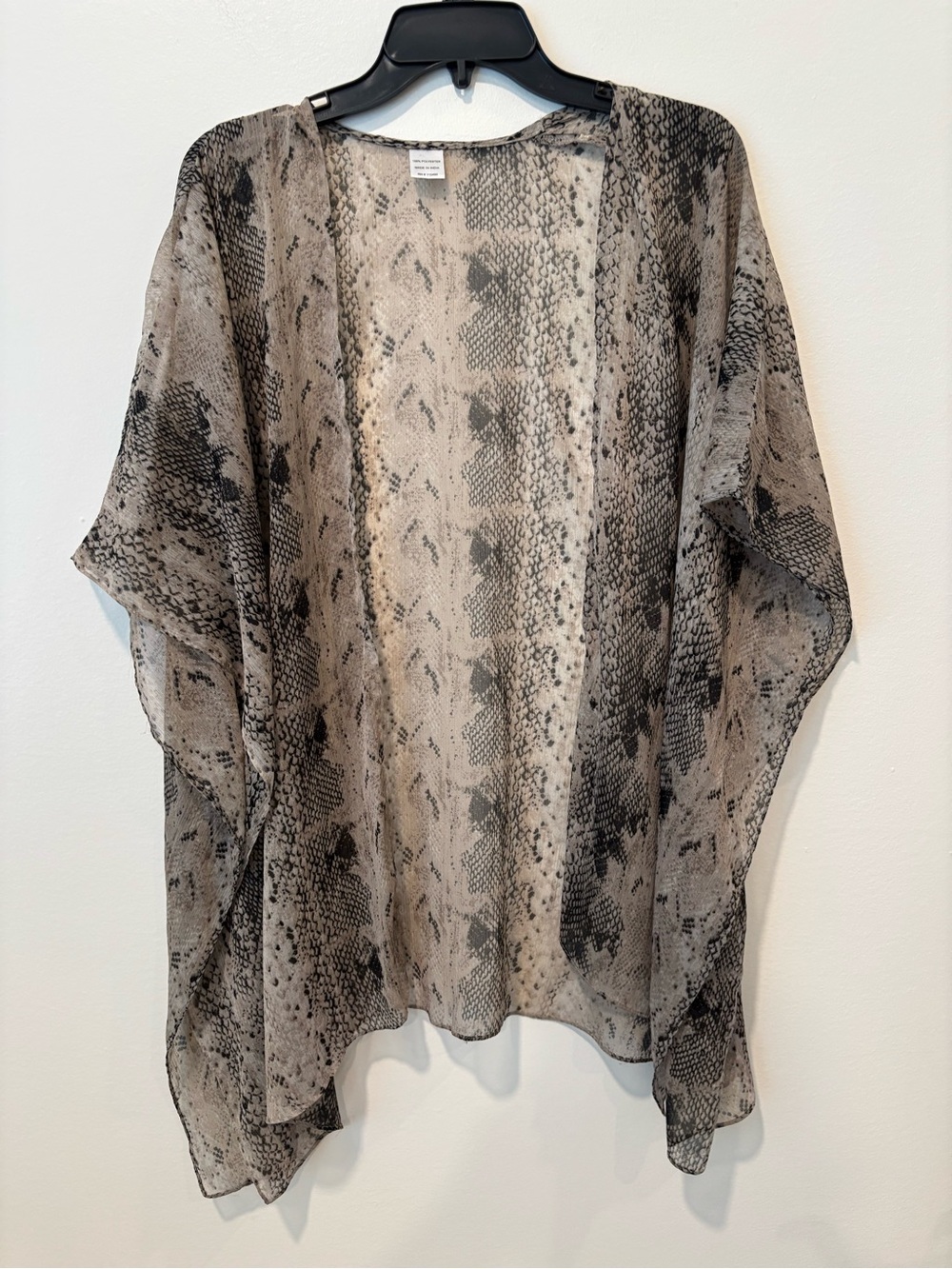 Lightweight Snake-Print Kimono Top - Neutral